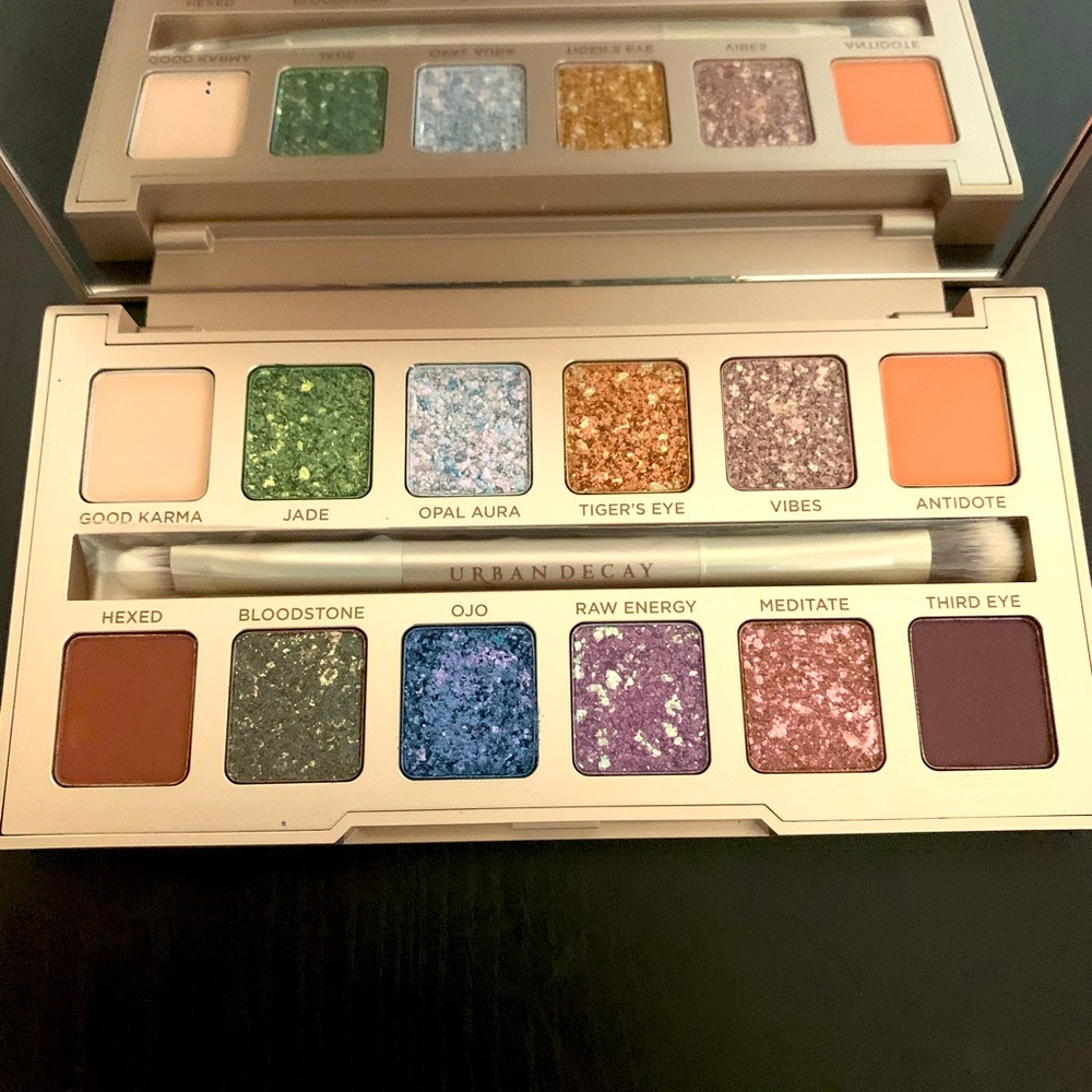 🔥 NWOT Urban Decay Stoned Vibes Eyeshadow Palette